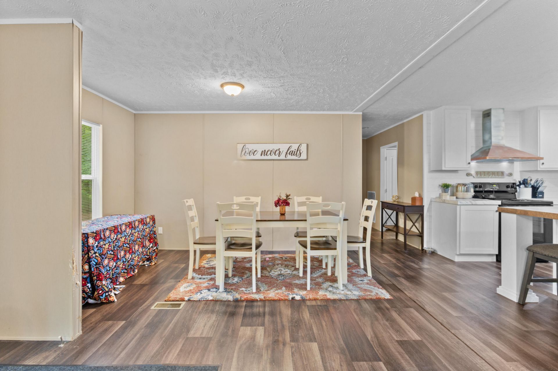 193 Mott Drive Photo 7