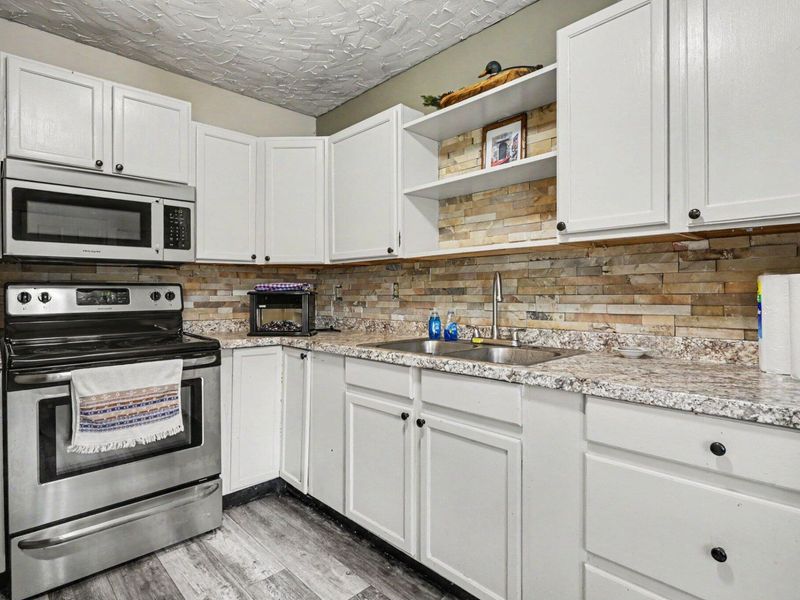 712 Meadow Drive , Newark, OH 43055 Photo 9