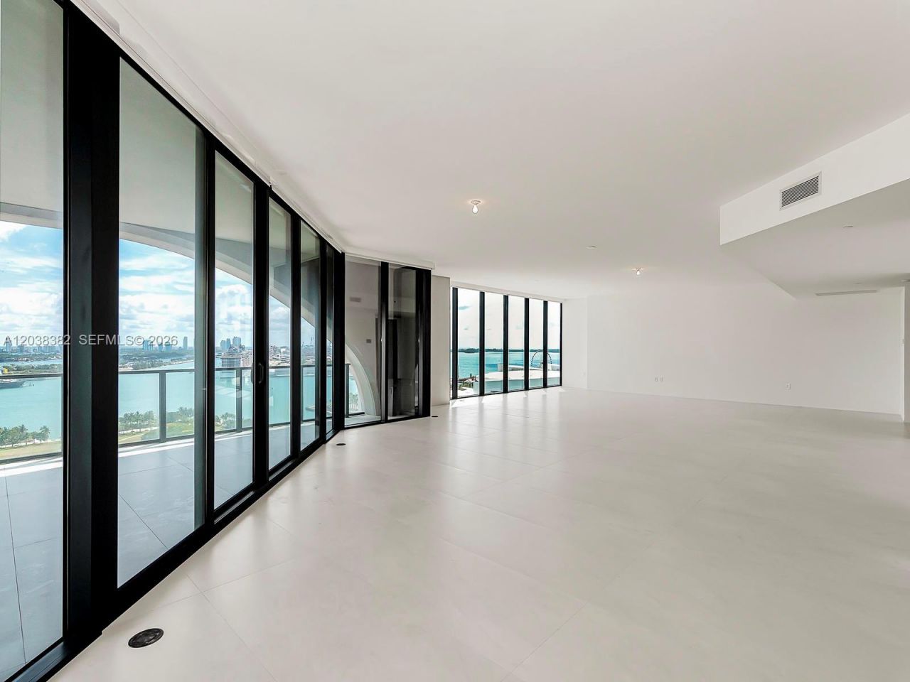 1000 Biscayne Blvd , Unit 2002, Miami, FL 33132 Photo