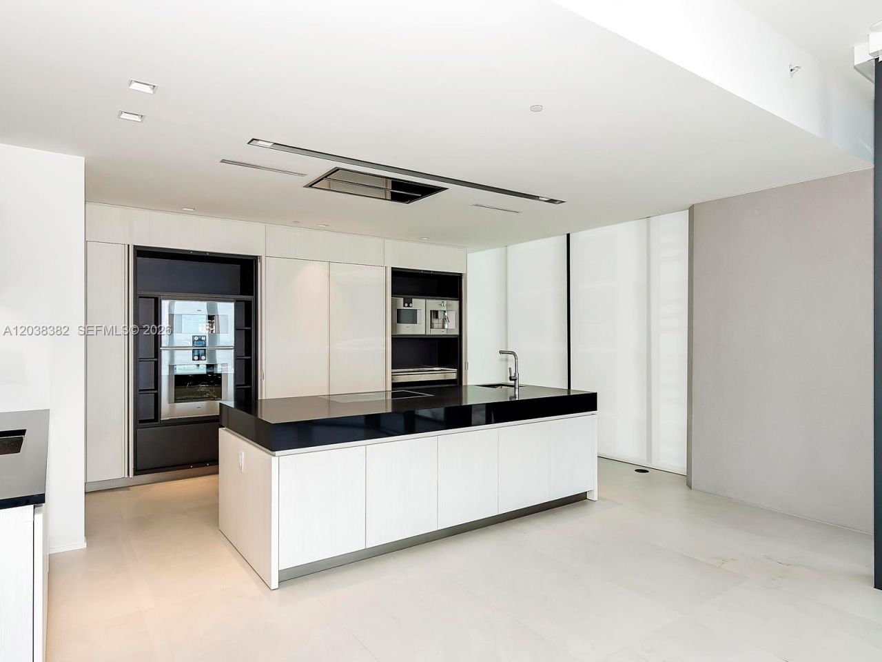 1000 Biscayne Blvd , Unit 2002, Miami, FL 33132 Photo