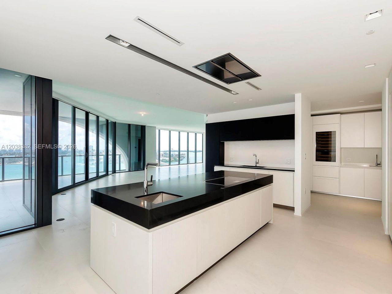 1000 Biscayne Blvd , Unit 2002, Miami, FL 33132 Photo