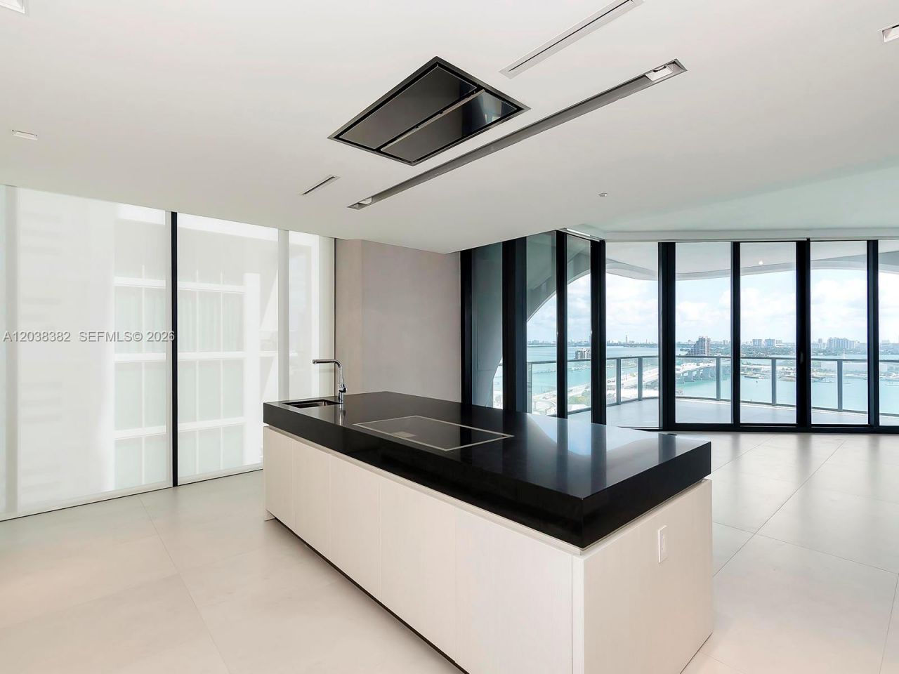 1000 Biscayne Blvd , Unit 2002, Miami, FL 33132 Photo