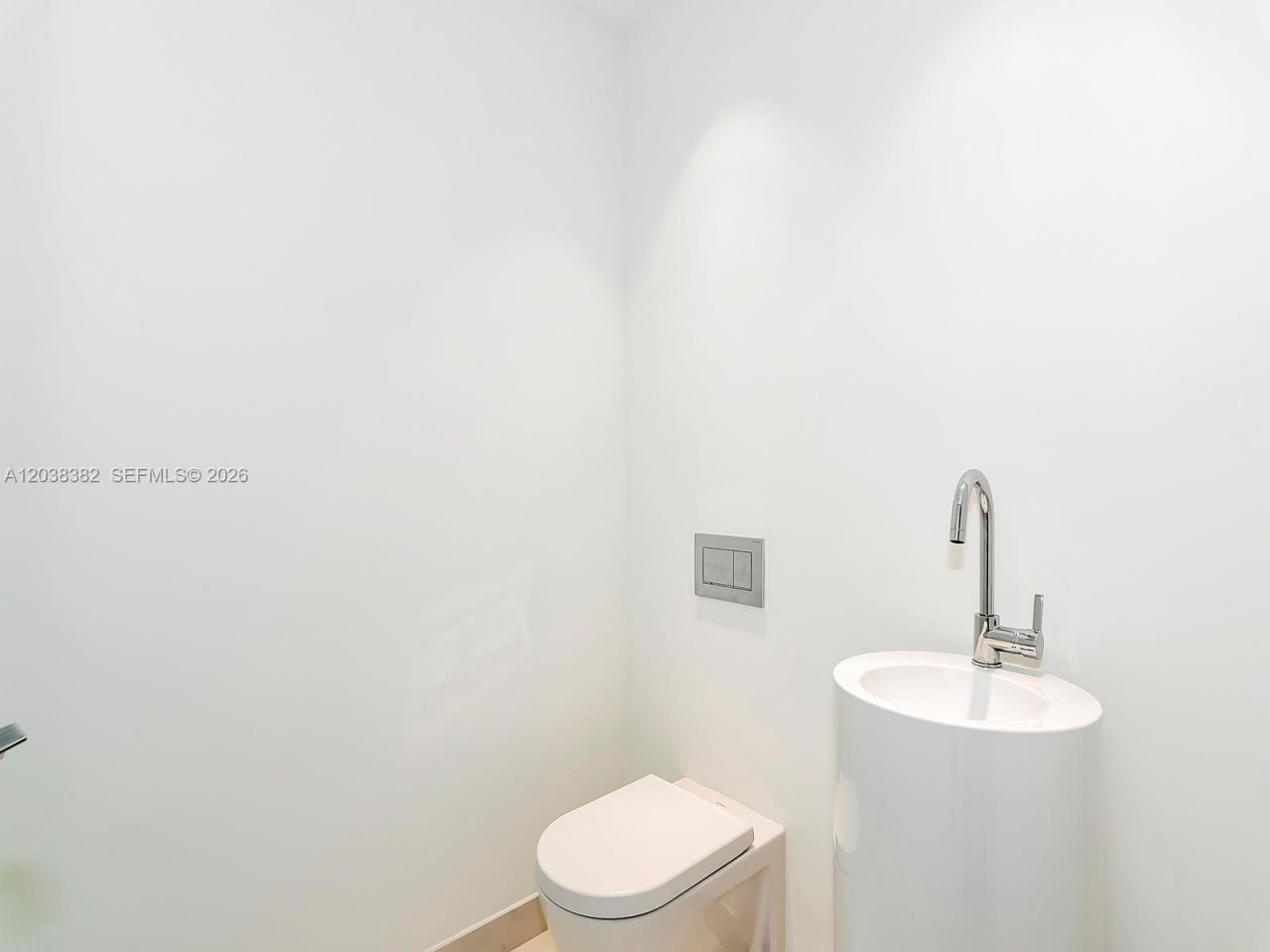 1000 Biscayne Blvd , Unit 2002, Miami, FL 33132 Photo