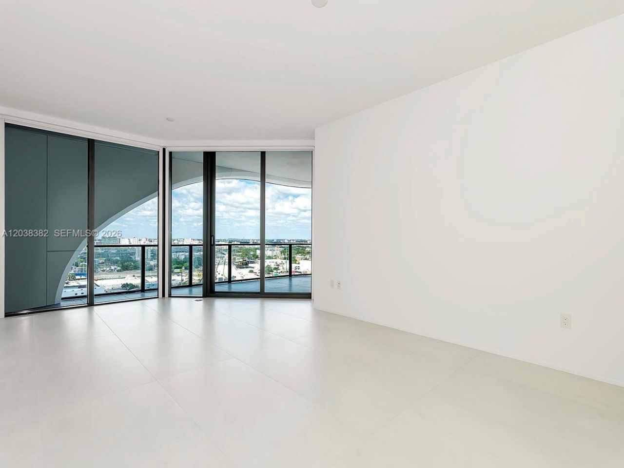 1000 Biscayne Blvd , Unit 2002, Miami, FL 33132 Photo