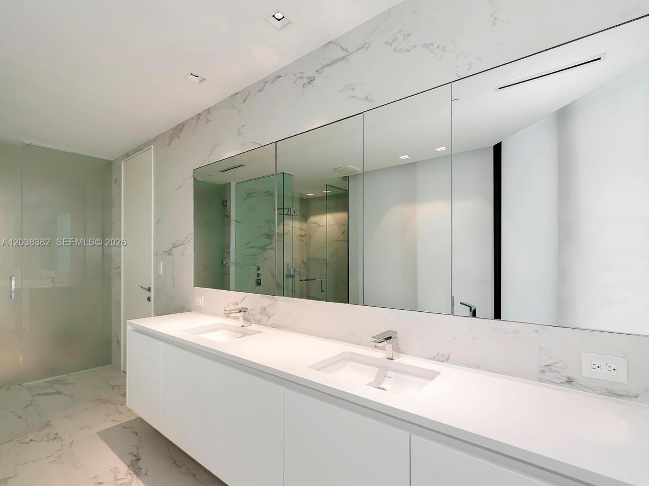 1000 Biscayne Blvd , Unit 2002, Miami, FL 33132 Photo