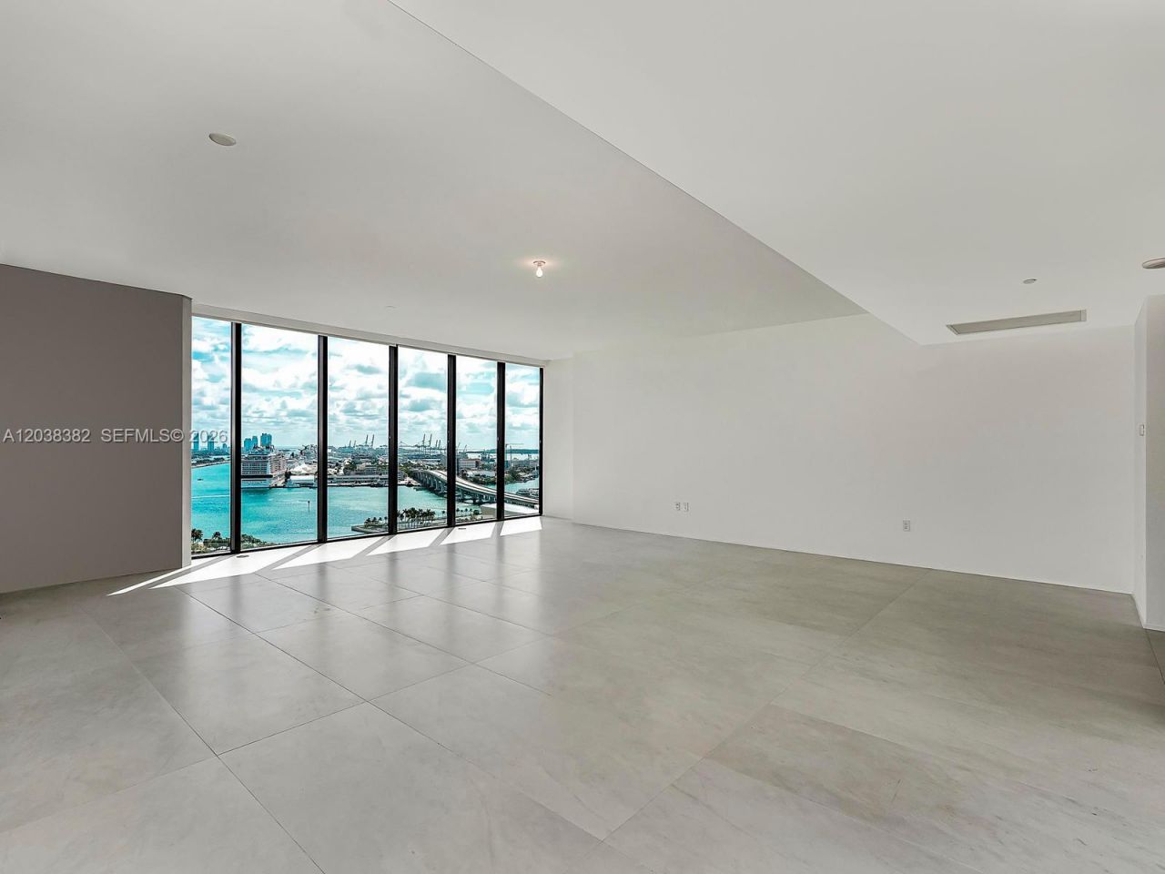 1000 Biscayne Blvd , Unit 2002, Miami, FL 33132 Photo