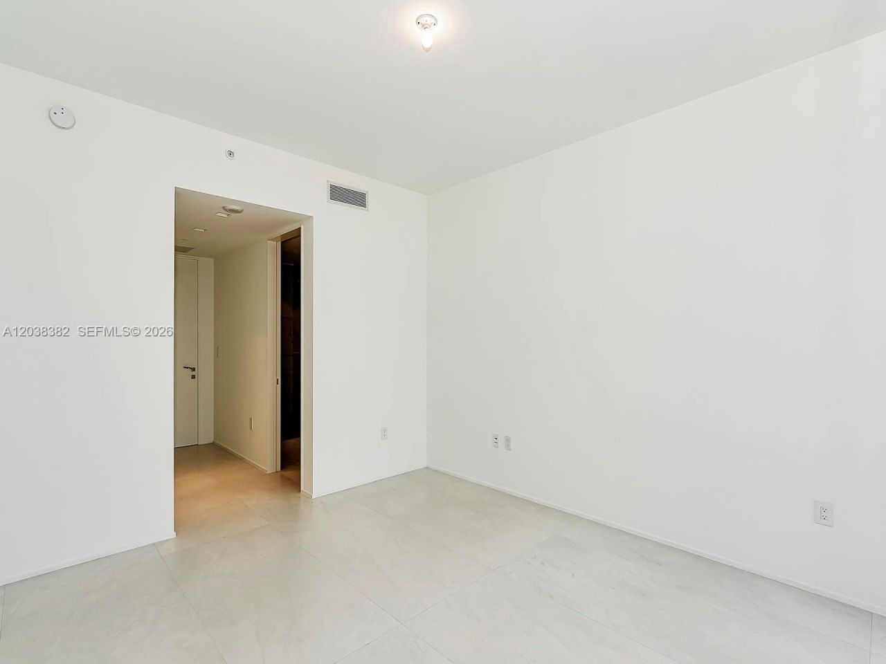 1000 Biscayne Blvd , Unit 2002, Miami, FL 33132 Photo