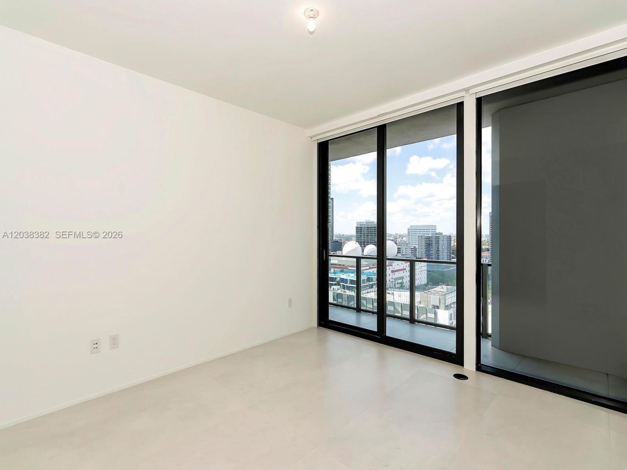 1000 Biscayne Blvd , Unit 2002, Miami, FL 33132 Photo