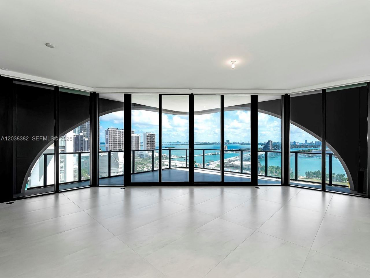 1000 Biscayne Blvd , Unit 2002, Miami, FL 33132 Photo