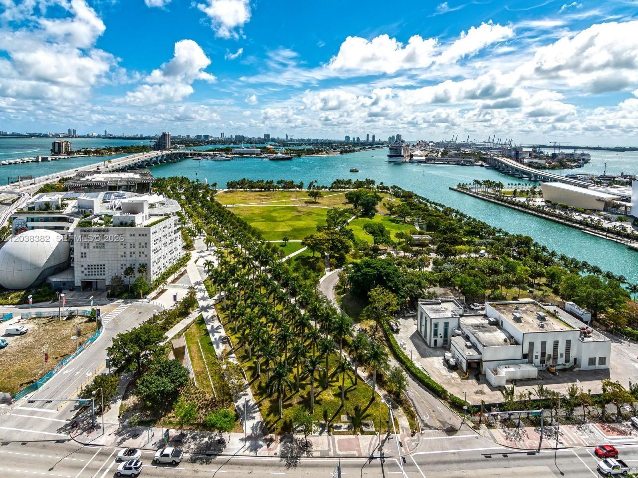 1000 Biscayne Blvd , Unit 2002, Miami, FL 33132 Photo