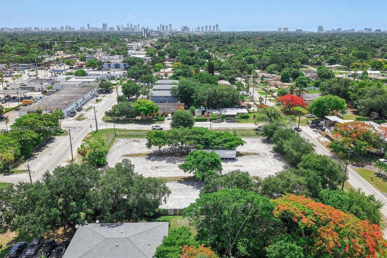 1st Ave NW 166 St , Miami, FL 33169 Photo