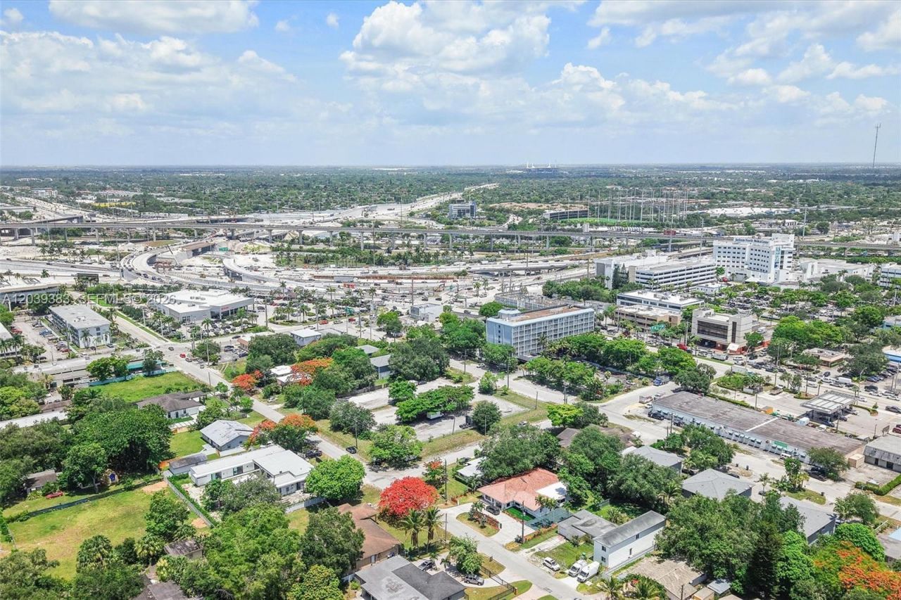 1st Ave NW 166 St , Miami, FL 33169 Photo