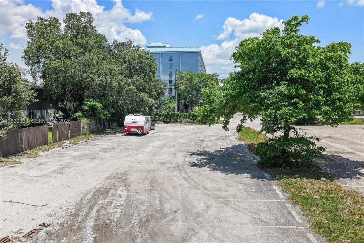 1st Ave NW 166 St , Miami, FL 33169 Photo