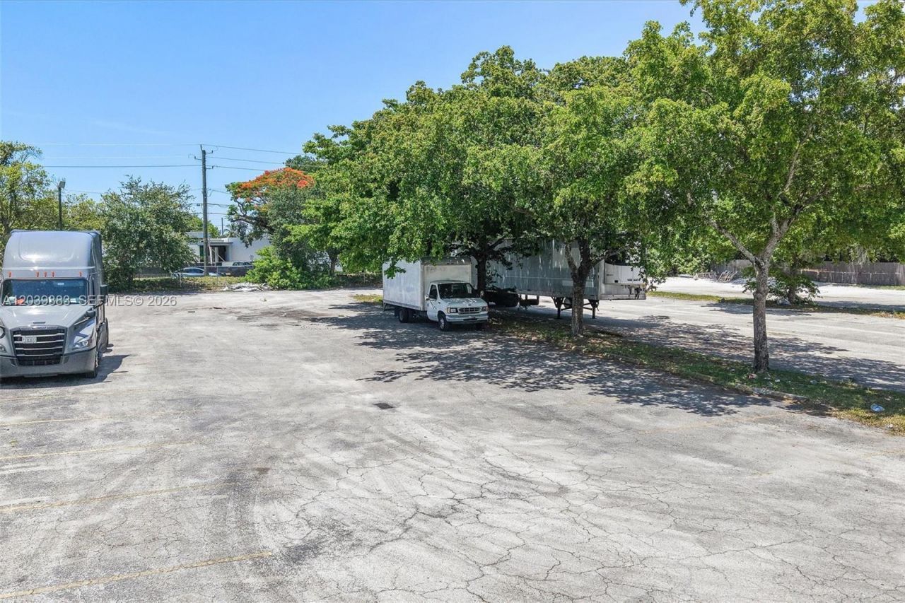 1st Ave NW 166 St , Miami, FL 33169 Photo
