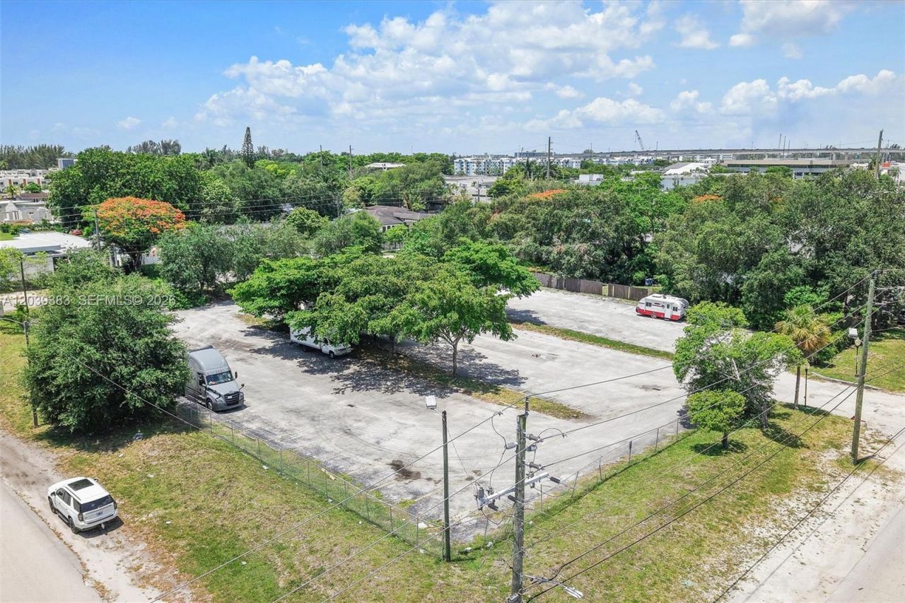 1st Ave NW 166 St , Miami, FL 33169 Photo