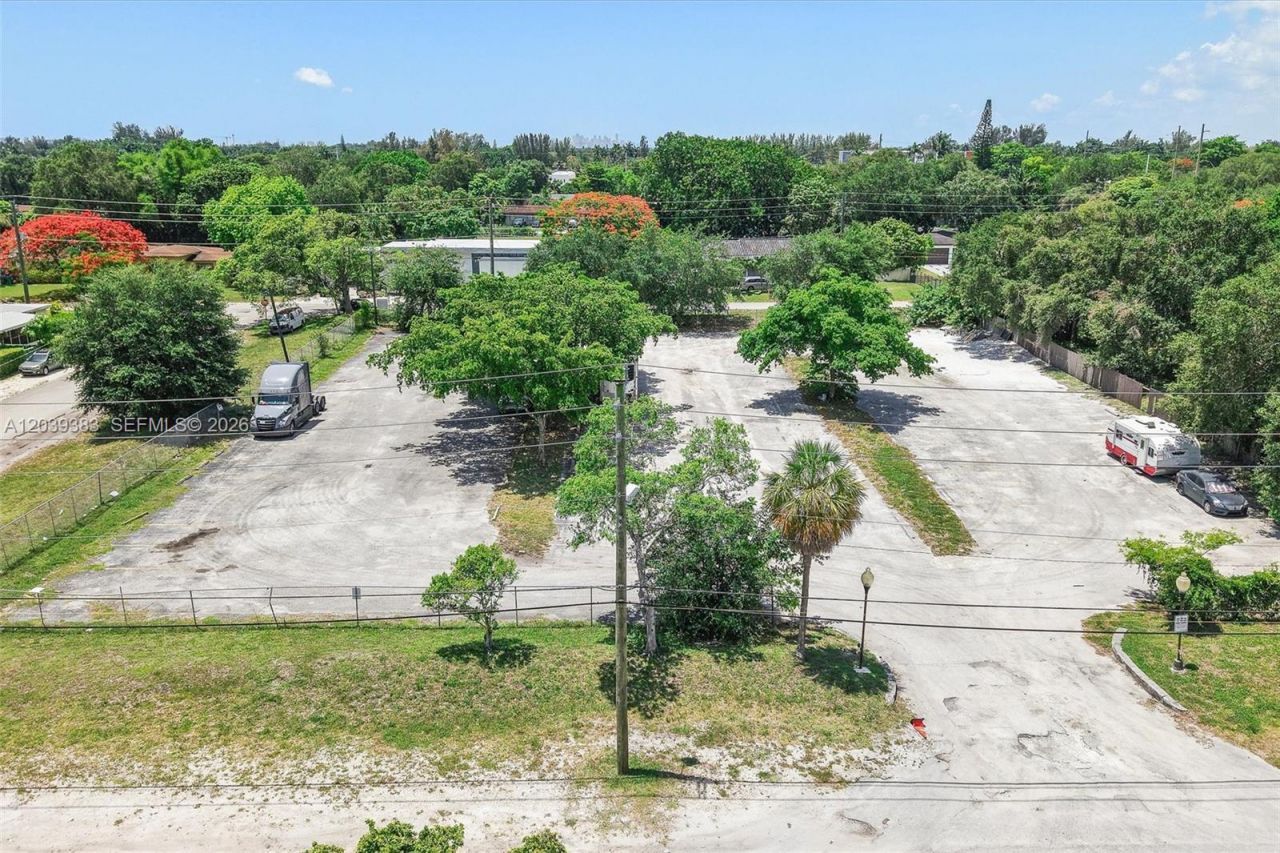 1st Ave NW 166 St , Miami, FL 33169 Photo
