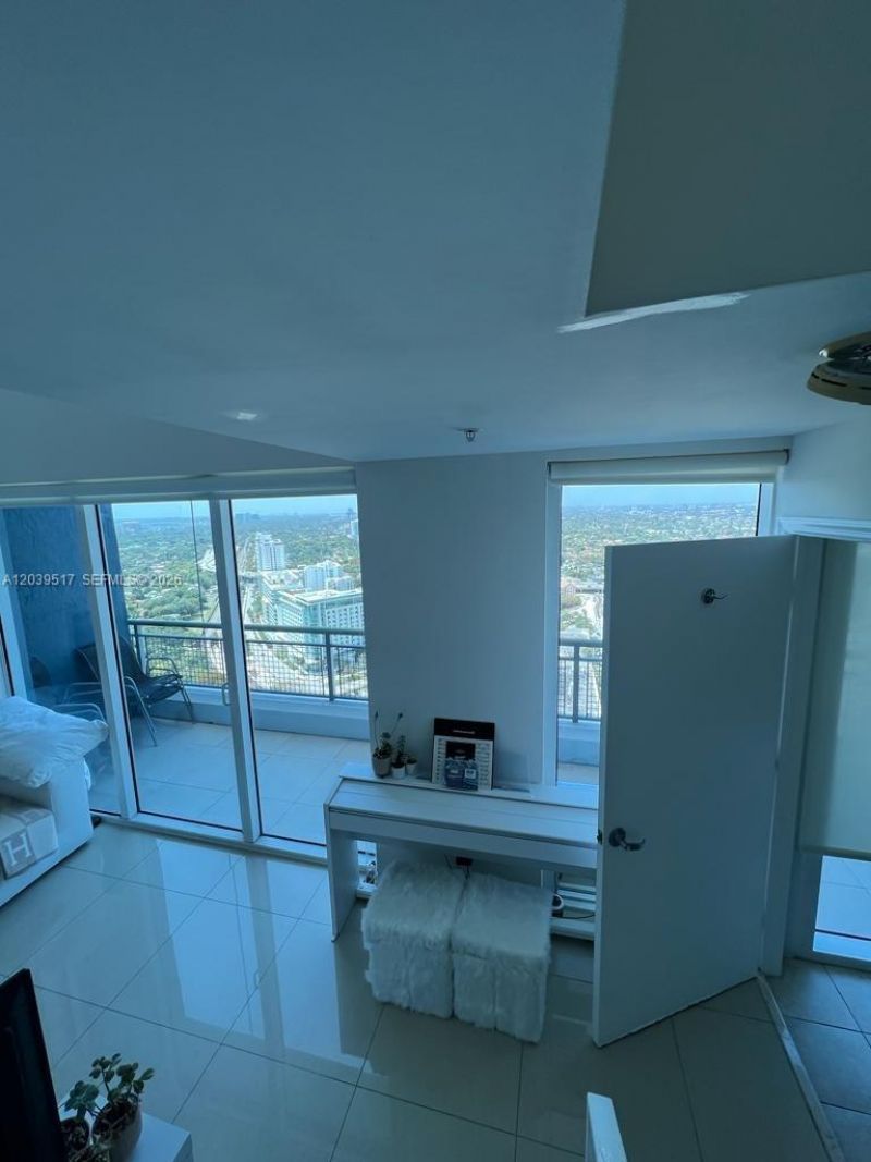 60 SW 13th St , Unit 2819, Miami, FL 33130 Photo