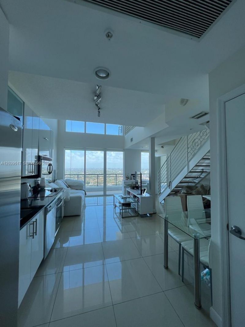 60 SW 13th St , Unit 2819, Miami, FL 33130 Photo