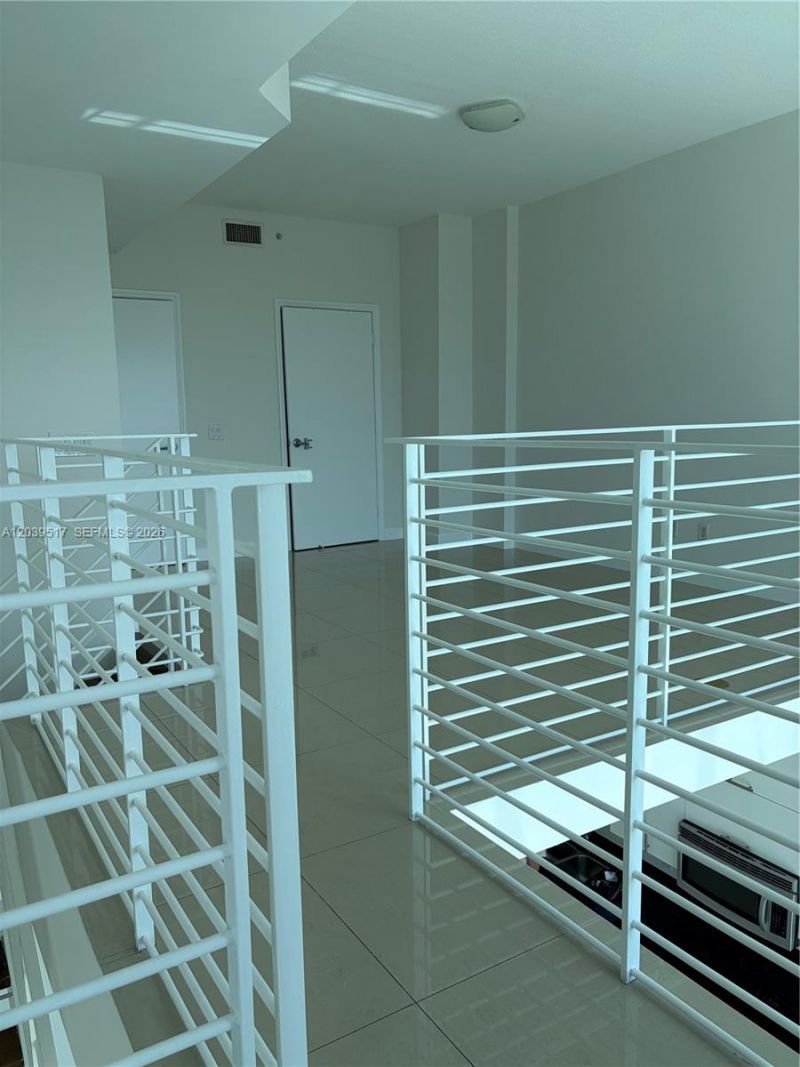 60 SW 13th St, Unit 2819, Miami, FL 33130 Photo