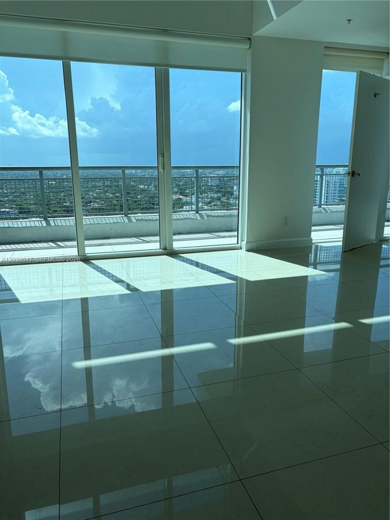 60 SW 13th St, Unit 2819, Miami, FL 33130 Photo