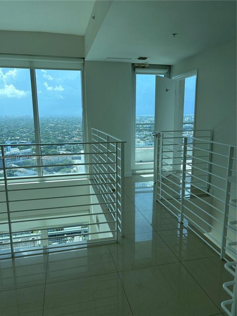 60 SW 13th St, Unit 2819, Miami, FL 33130 Photo