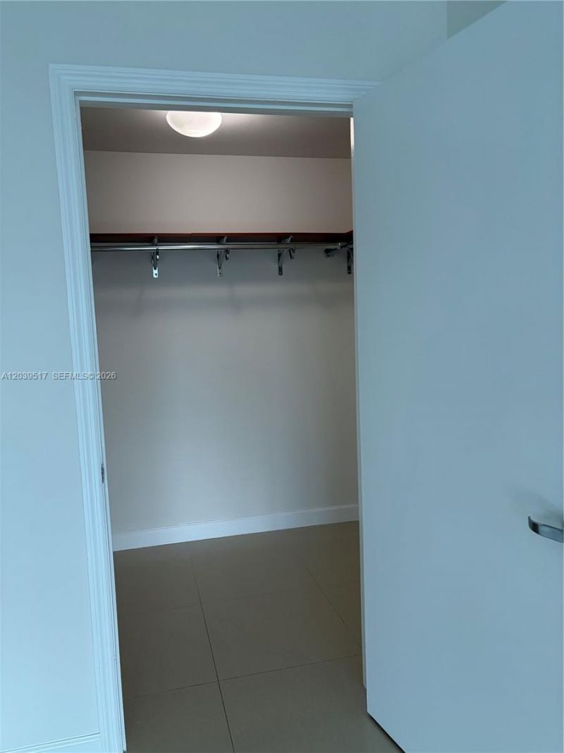 60 SW 13th St, Unit 2819, Miami, FL 33130 Photo