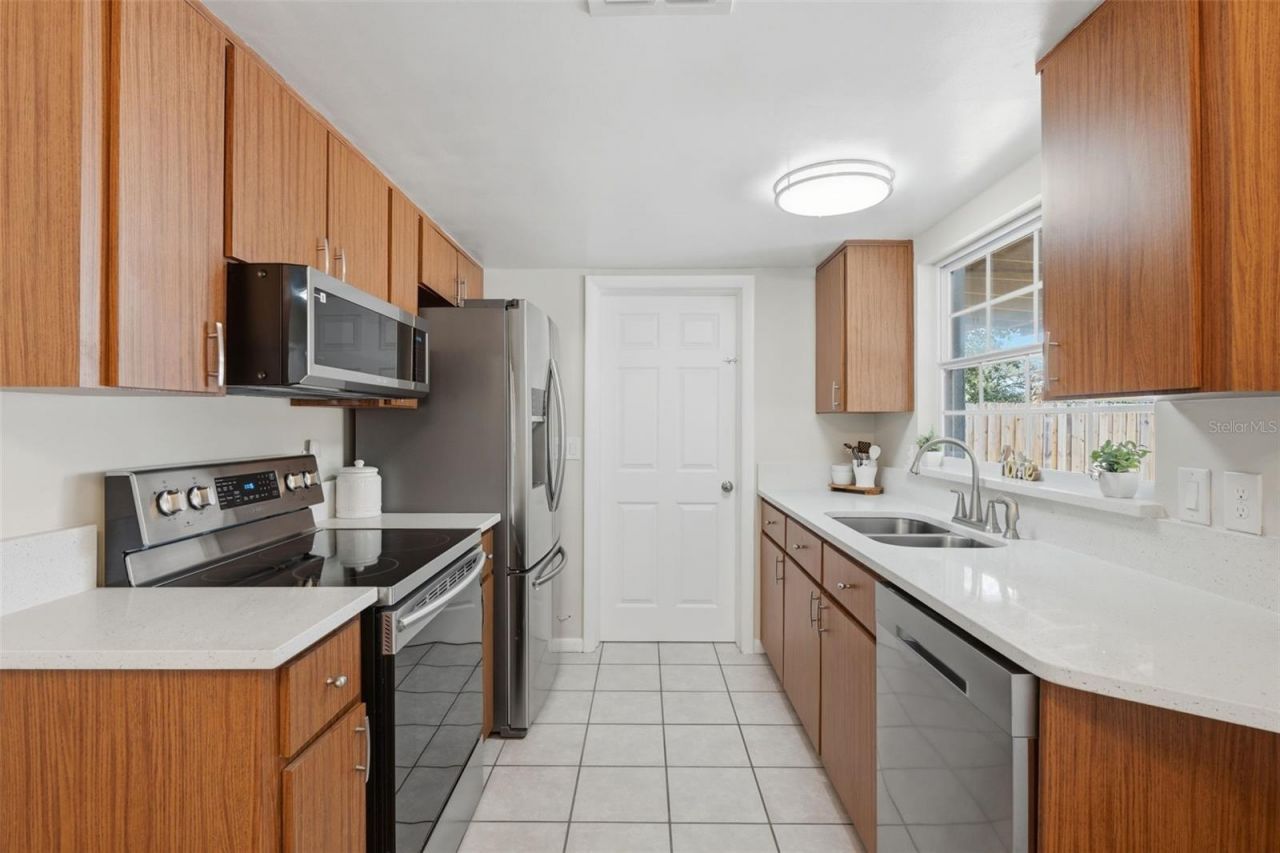 2204 Sandalwood Drive, Fern Park, FL 32730 Photo