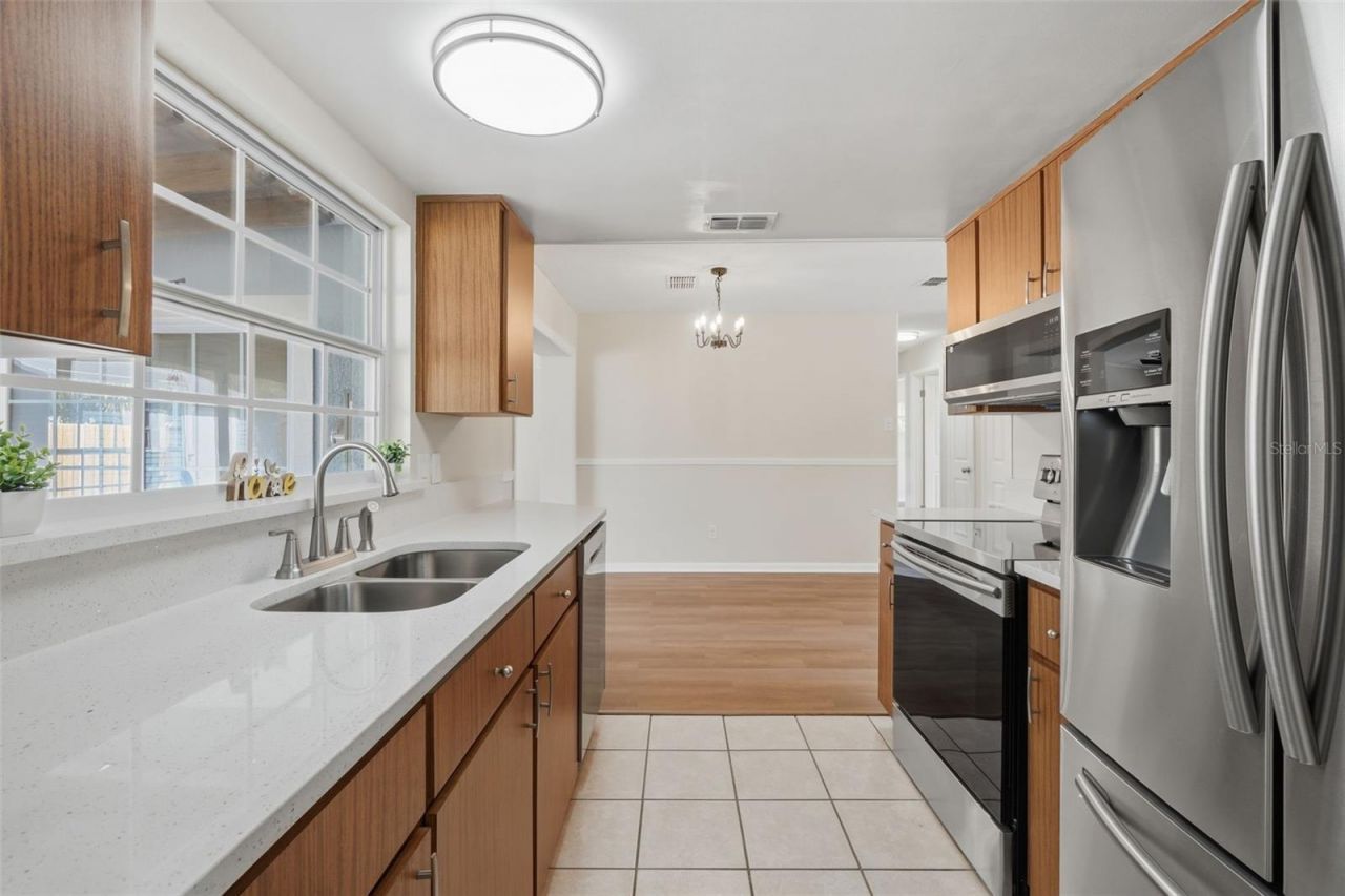 2204 Sandalwood Drive, Fern Park, FL 32730 Photo
