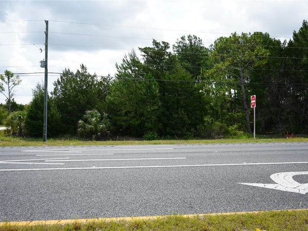 18284 COMMERCIAL WAY , WEEKI WACHEE, FL 34614