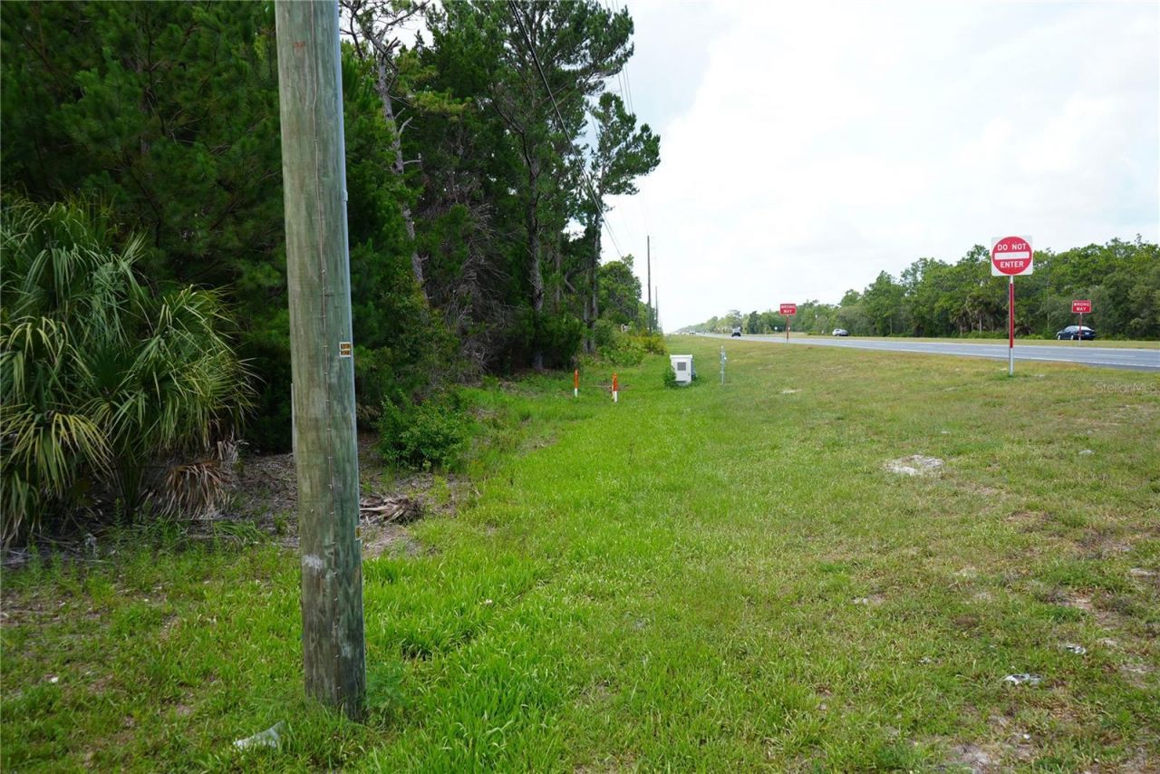 18284 Commercial Way, Weeki Wachee, FL 34614 Photo