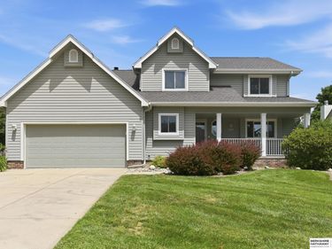 1209 Cork Drive, Papillion, NE 68046