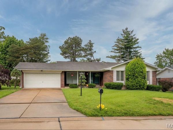 11523 Corlyn Dr, Unincorporated, MO 63138