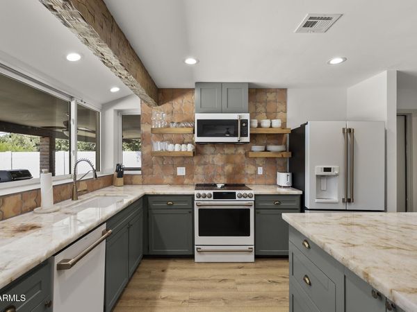 5449 E LARKSPUR Drive, Scottsdale, AZ 85254
