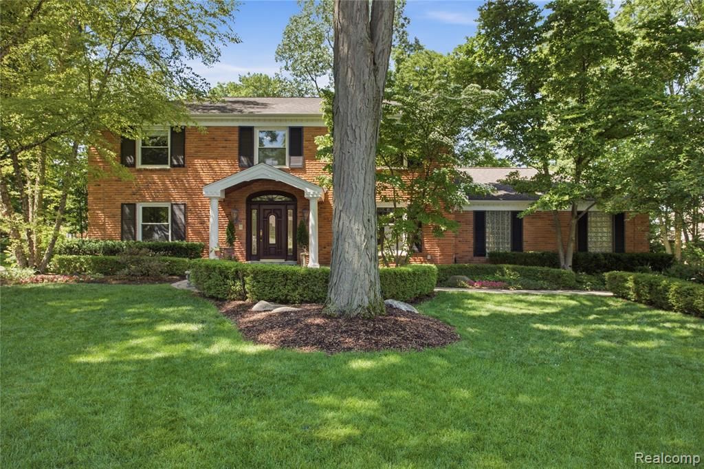 28785 Oak Point Drive, Farmington Hills, MI 48331 Main Photo