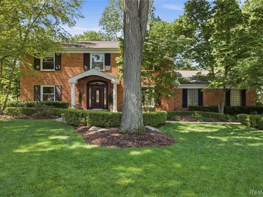 28785 Oak Point Drive, Farmington Hills, MI 48331