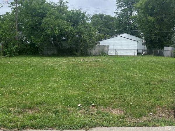 21189 Abrahm Street, Clinton Township, Mi 48035