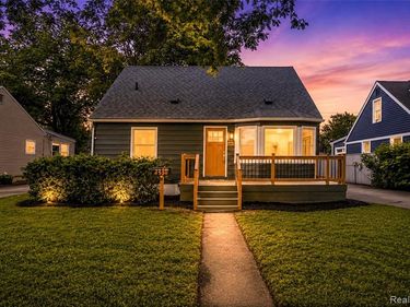 2330 Buckingham Avenue, Berkley, MI 48072