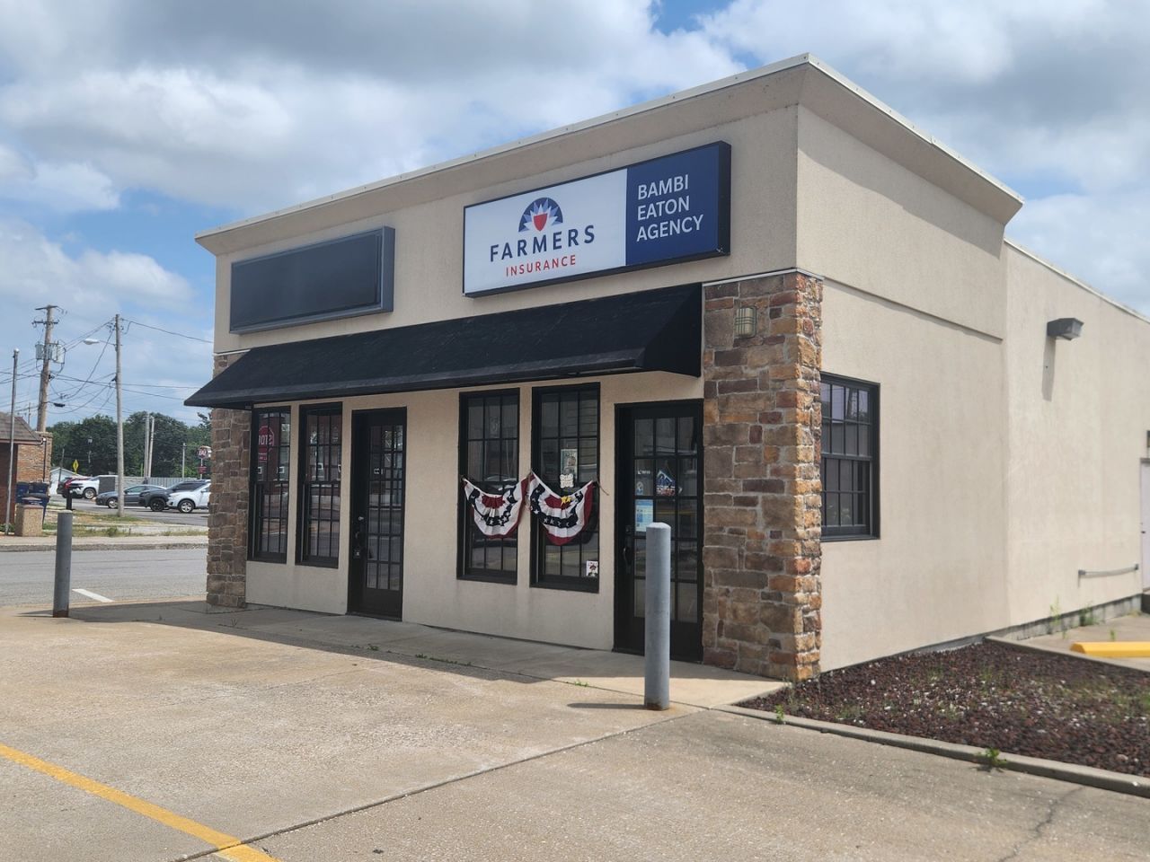 7 S Walnut Street , Pinckneyville, IL 62274