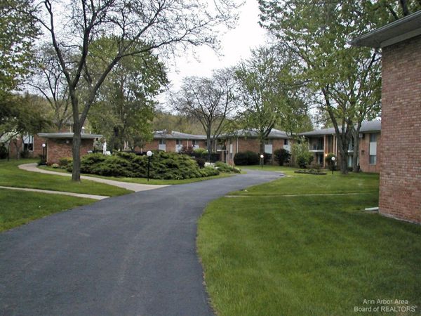 1217 Island Drive, Unit 204, Ann Arbor, MI 48105
