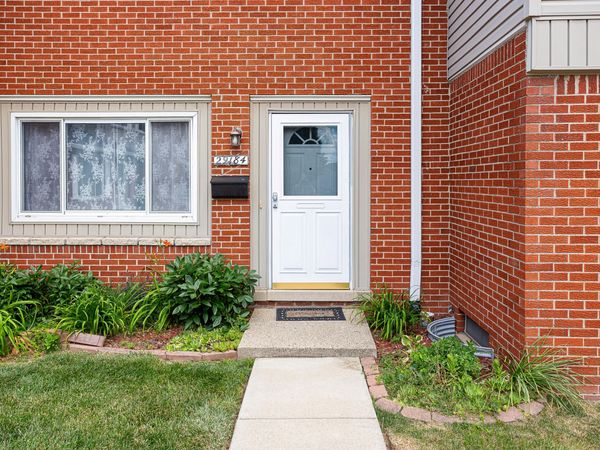 29184 Manchester Street, Westland, MI 48185