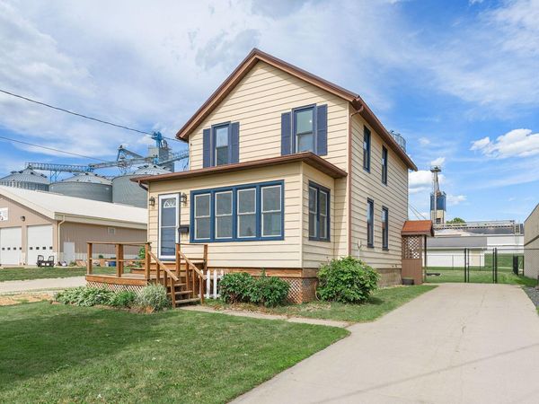 422 1st Avenue SE, Stewartville, MN 55976