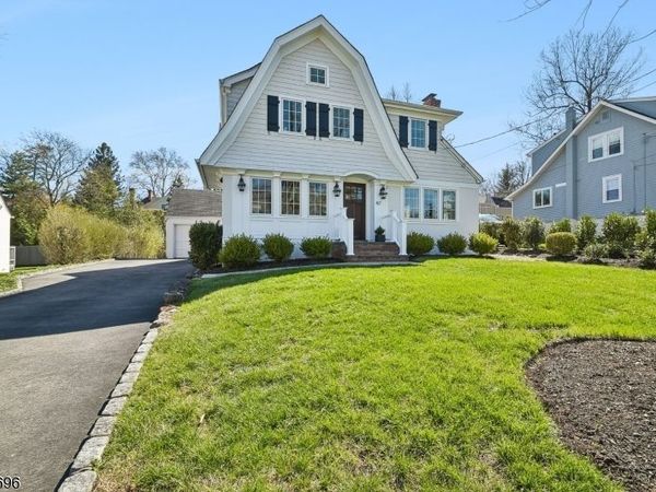42 Locust Dr, Summit, NJ 07901