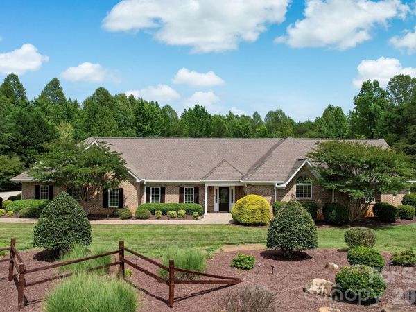 8106 Breezy Hill Drive , Browns Summit, NC 27214