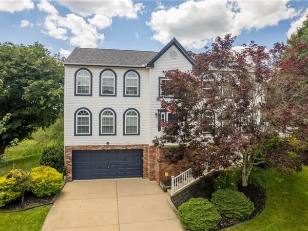 544 Grandshire Dr , Cranberry Twp, PA 16066