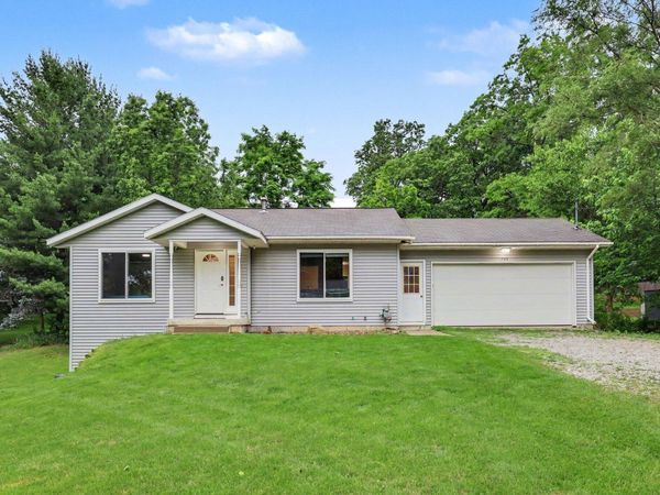 1725 Kreft Street NE, Grand Rapids, MI 49525