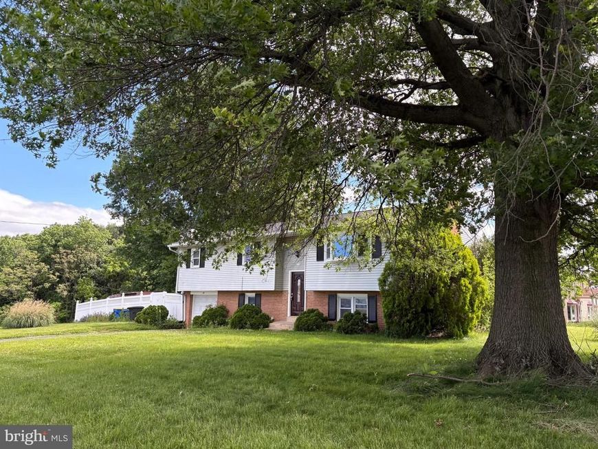 479 Sue Drive , Hummelstown, PA 17036 Main Photo