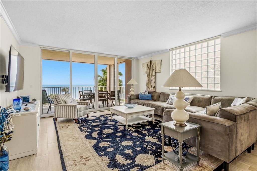8866 N Sea Oaks Way, Unit 208, Vero Beach, FL 32963 Photo