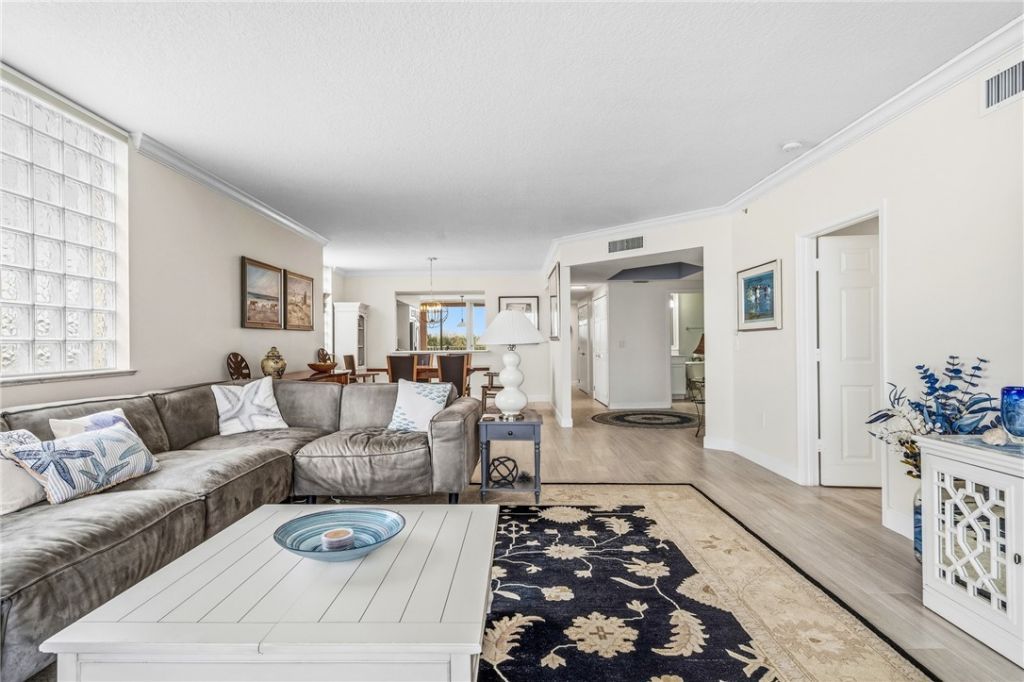 8866 N Sea Oaks Way, Unit 208, Vero Beach, FL 32963 Photo