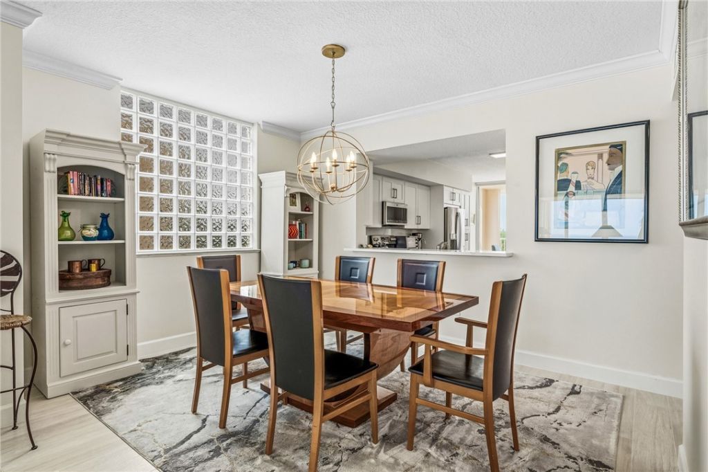 8866 N Sea Oaks Way, Unit 208, Vero Beach, FL 32963 Photo