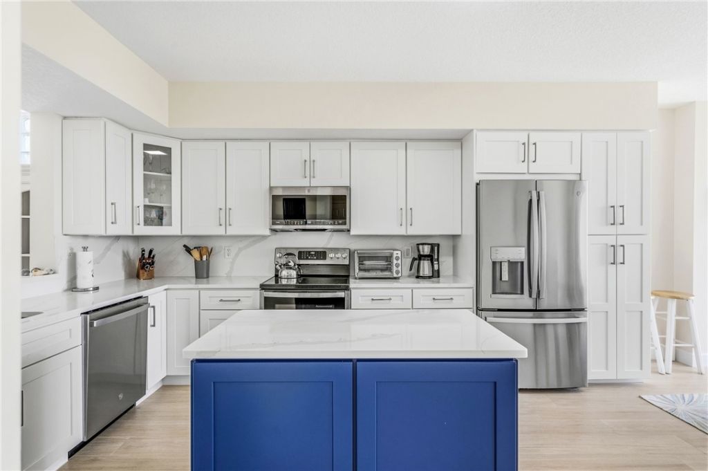 8866 N Sea Oaks Way, Unit 208, Vero Beach, FL 32963 Photo